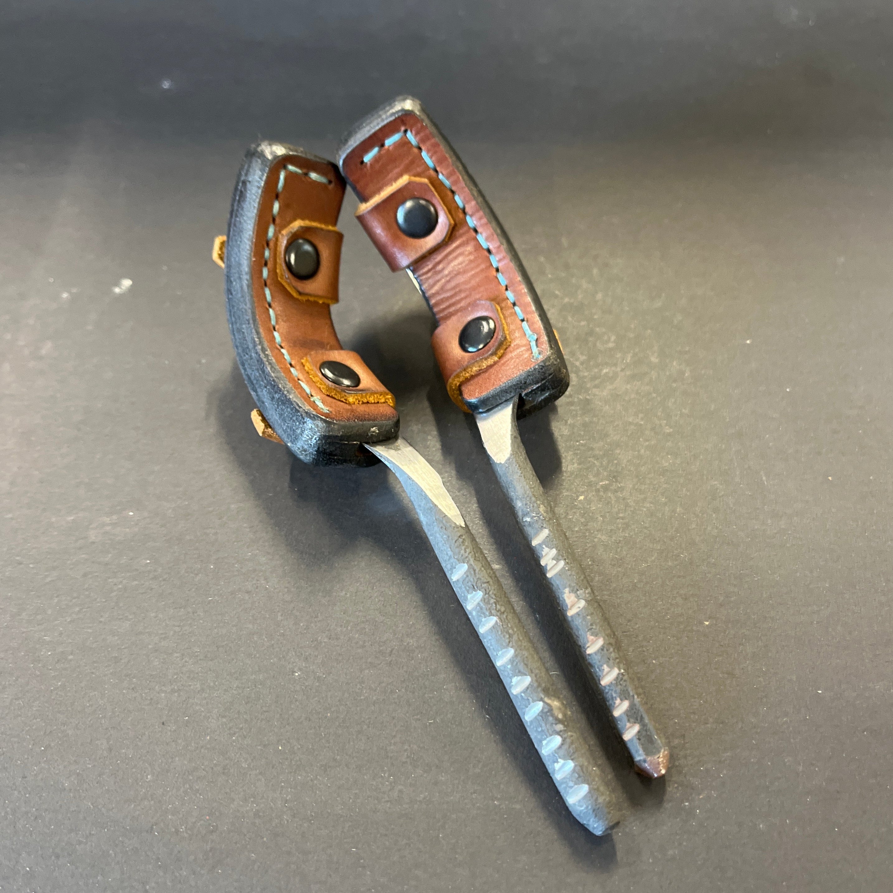 Wood Tamer Hook Knife