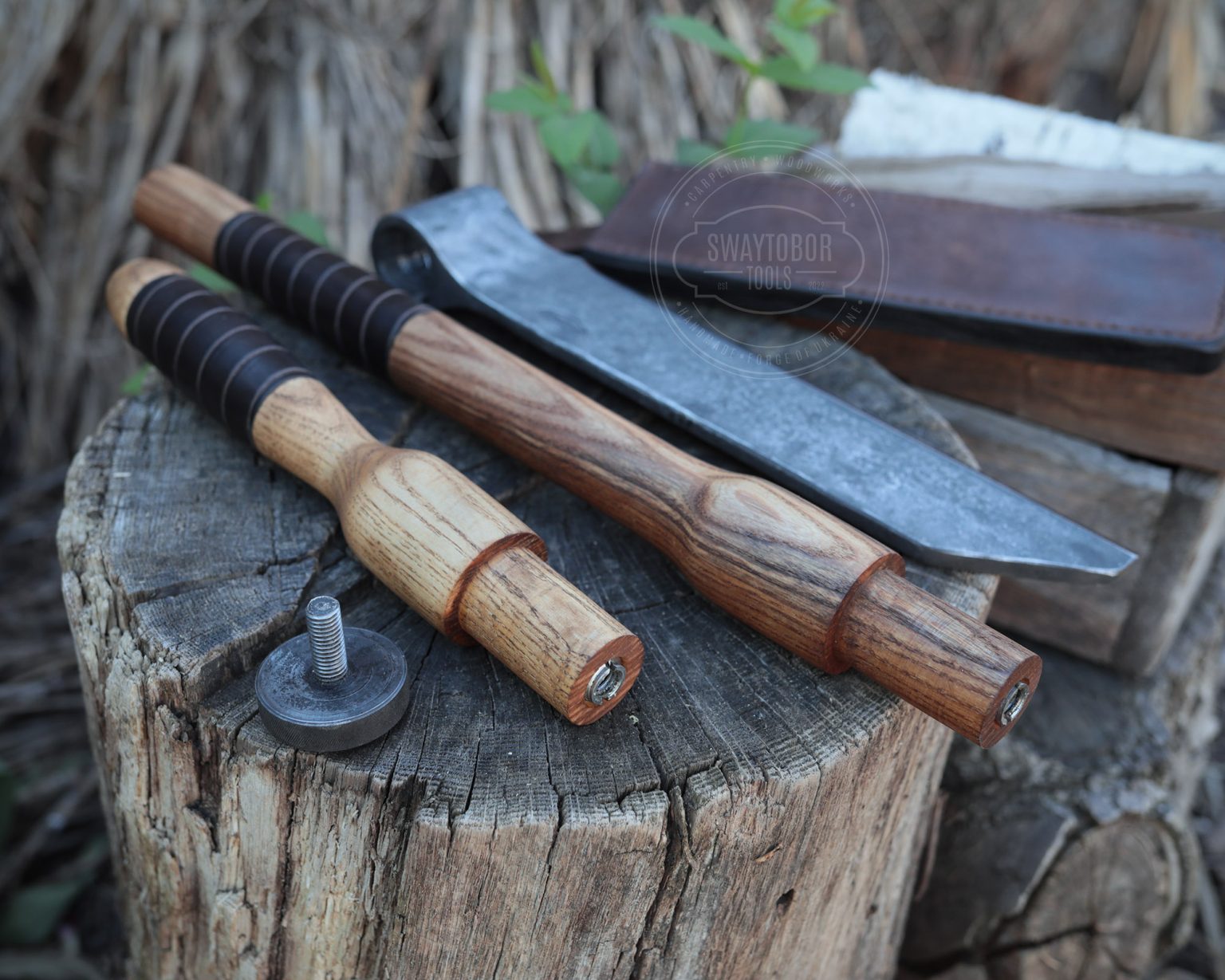 Strongway Hand-Forged Splitting Froe With Two Replaceable Handles - Wood Tamer