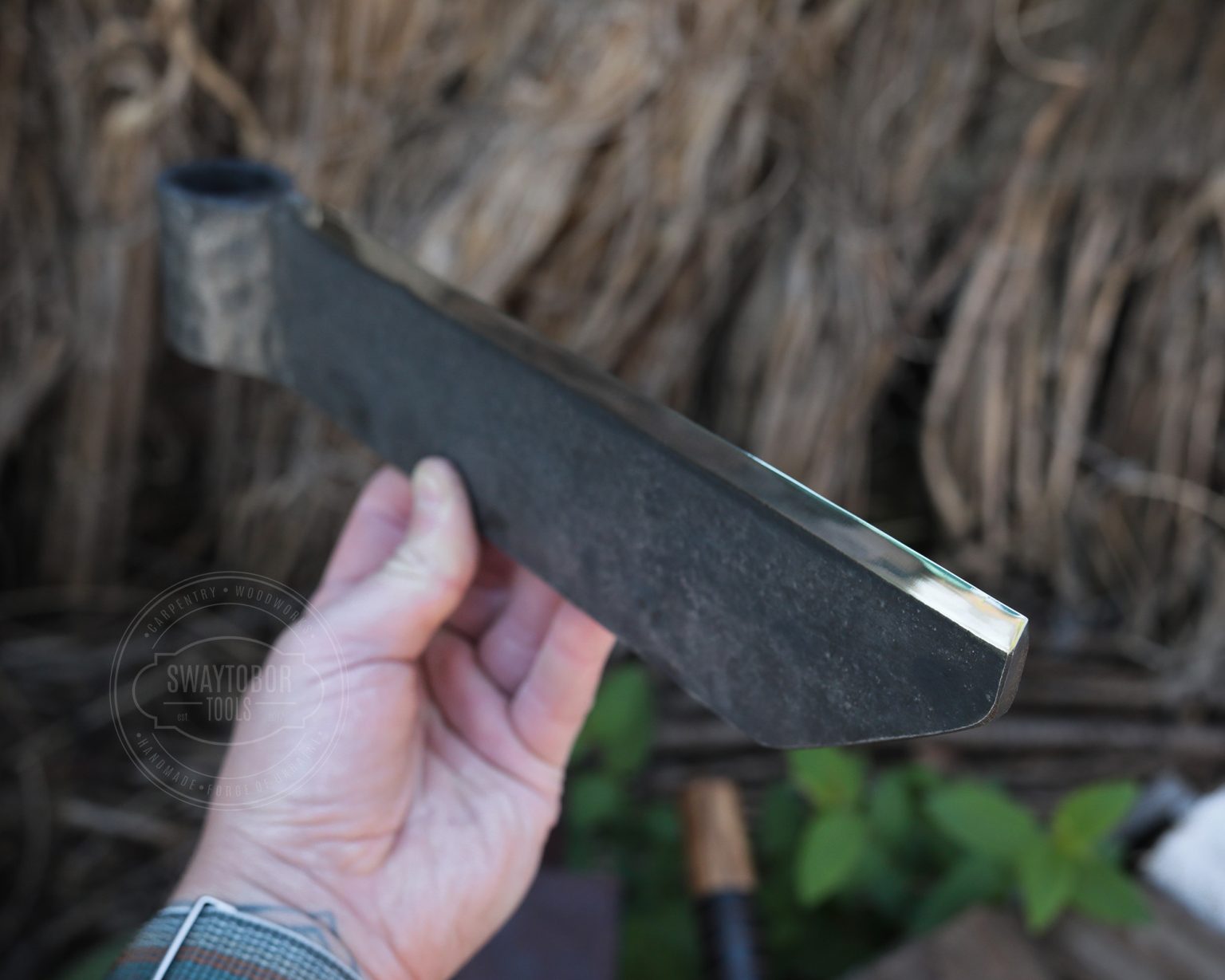 Strongway Hand-Forged Splitting Froe With Two Replaceable Handles - Wood Tamer