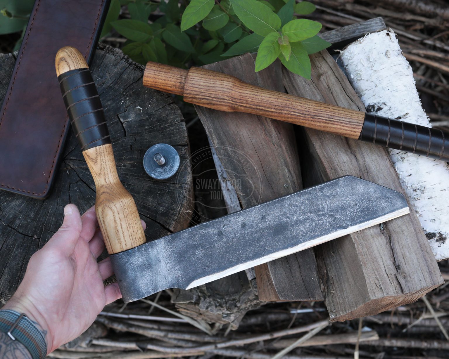 Strongway Hand-Forged Splitting Froe With Two Replaceable Handles - Wood Tamer