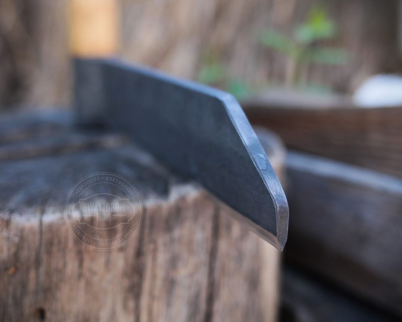 Strongway Hand-Forged Splitting Froe With Two Replaceable Handles - Wood Tamer