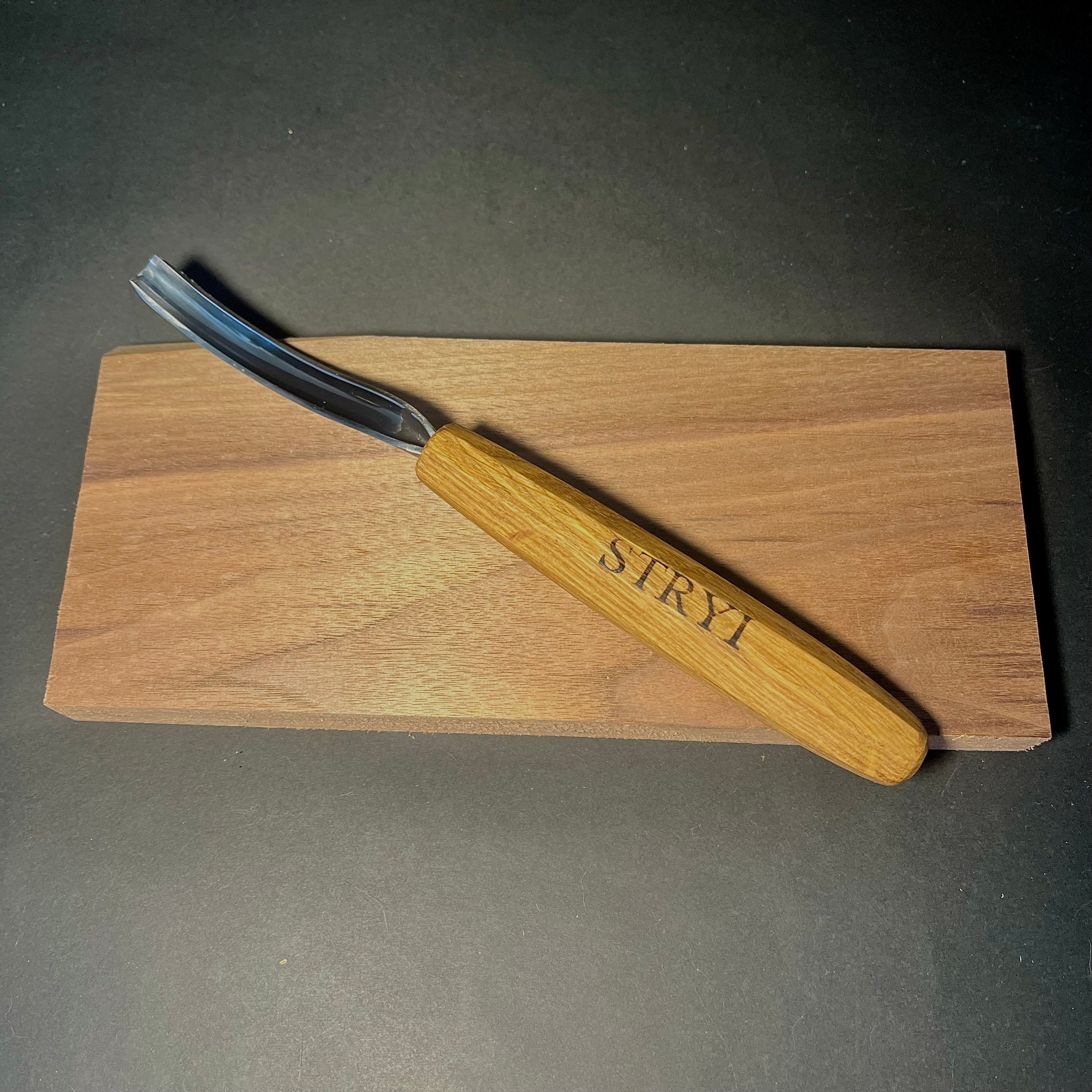 Stryi Long Bent Gouge 9L - Wood Tamer