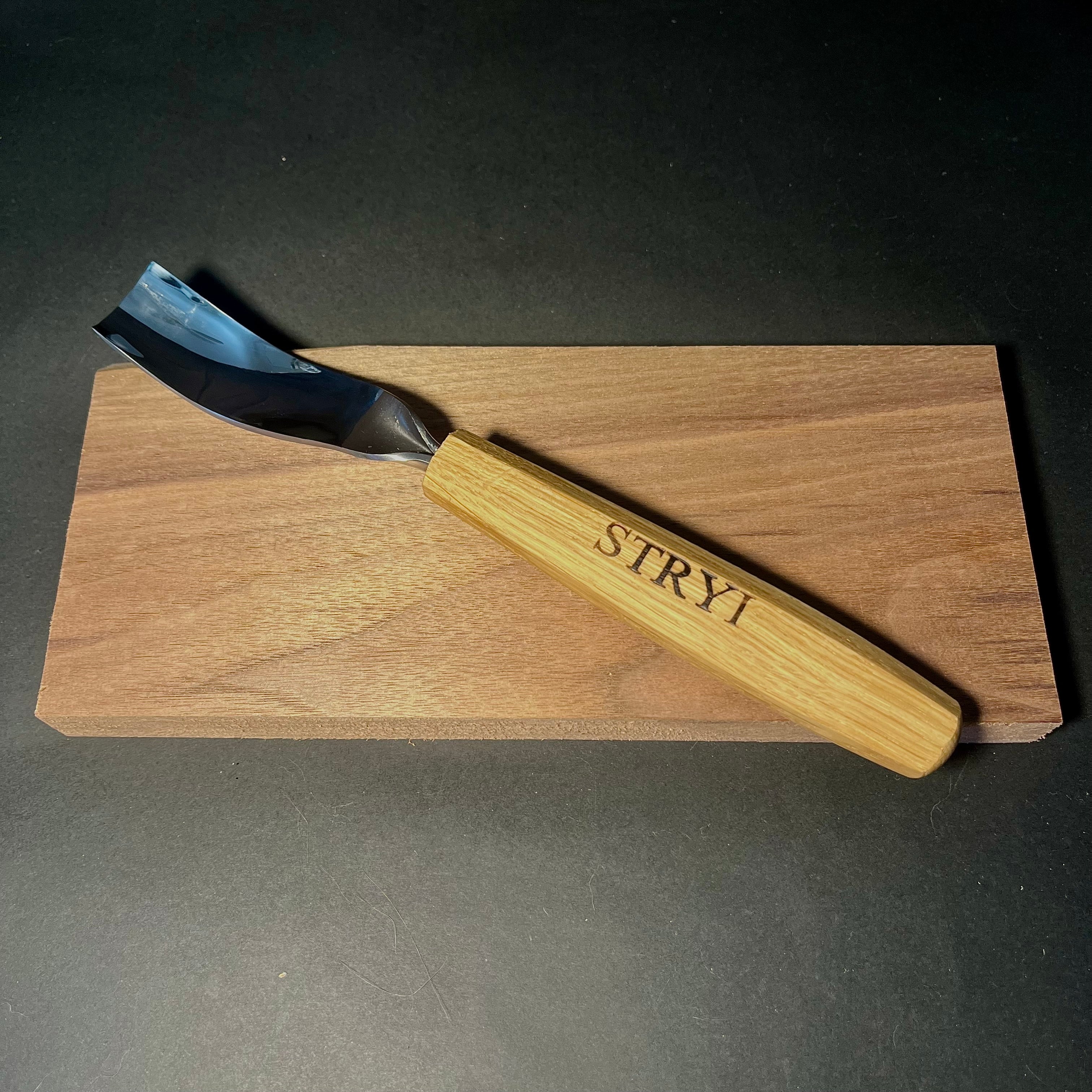 Stryi Long Bent Gouge 8L - Wood Tamer