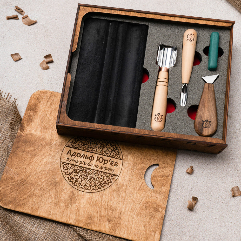 Stryi Basic Wood Carving Tools Set with Contoured Strop and Compound - Wood Tamer