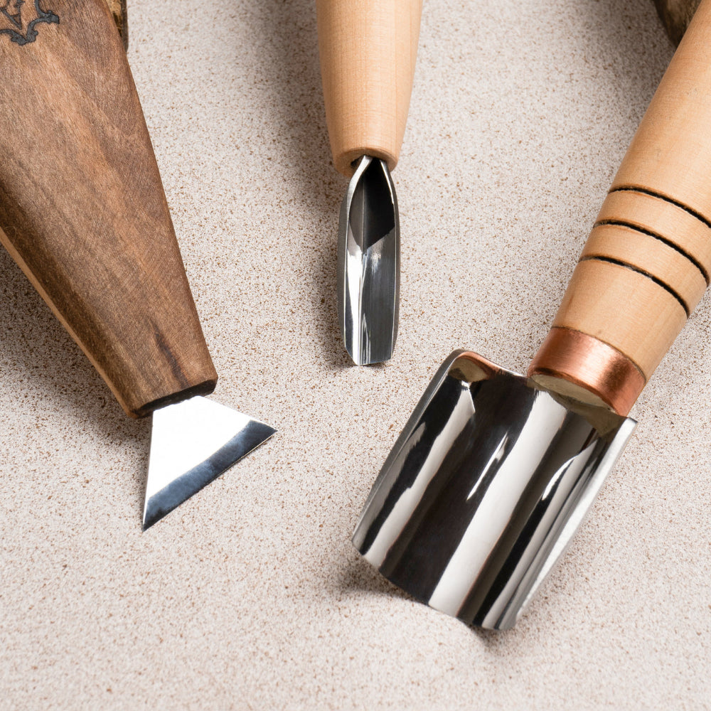 Stryi Basic Wood Carving Tools Set with Contoured Strop and Compound - Wood Tamer