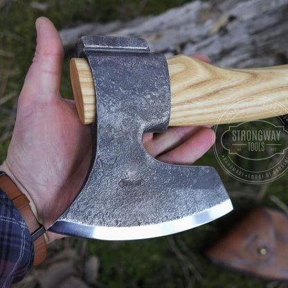 Strongway Finnish Carving Axe 860 - Wood Tamer
