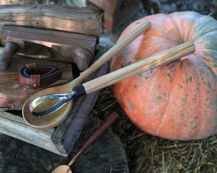 Strongway Scorp with Long Octagonal Handle - Wood Tamer