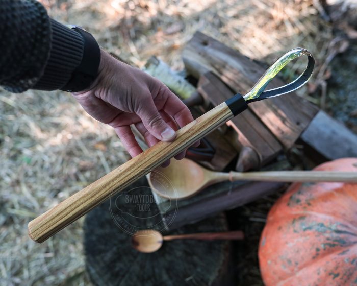 Strongway Scorp with Long Octagonal Handle - Wood Tamer