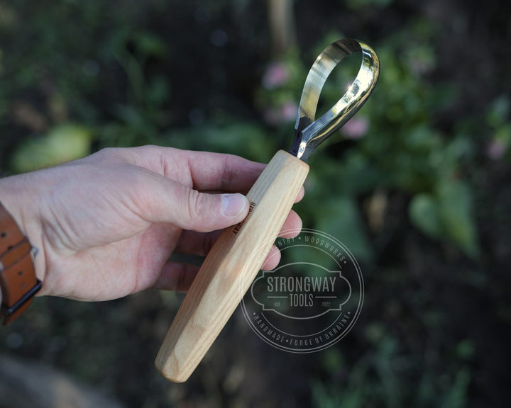 Strongway Scorp with Octagonal Handle - Wood Tamer