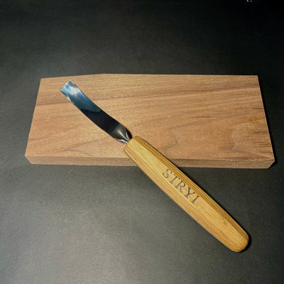 Stryi Gouge long bent chisel 7L - Wood Tamer